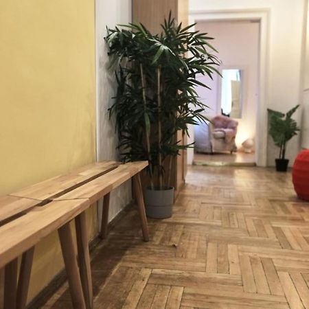 Unwind In Style W Sauna Dsgn 2Br Home Budapeste Exterior foto