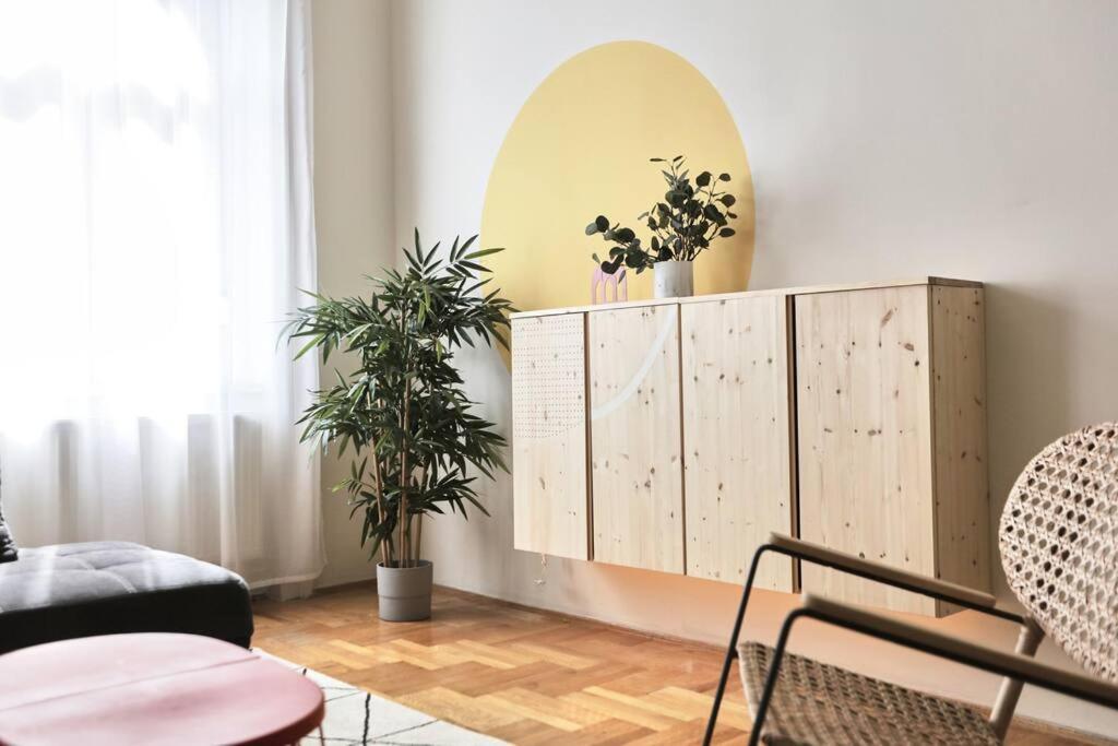 Unwind In Style W Sauna Dsgn 2Br Home Budapeste Exterior foto