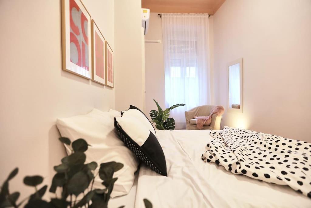 Unwind In Style W Sauna Dsgn 2Br Home Budapeste Exterior foto
