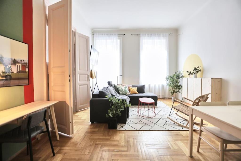 Unwind In Style W Sauna Dsgn 2Br Home Budapeste Exterior foto