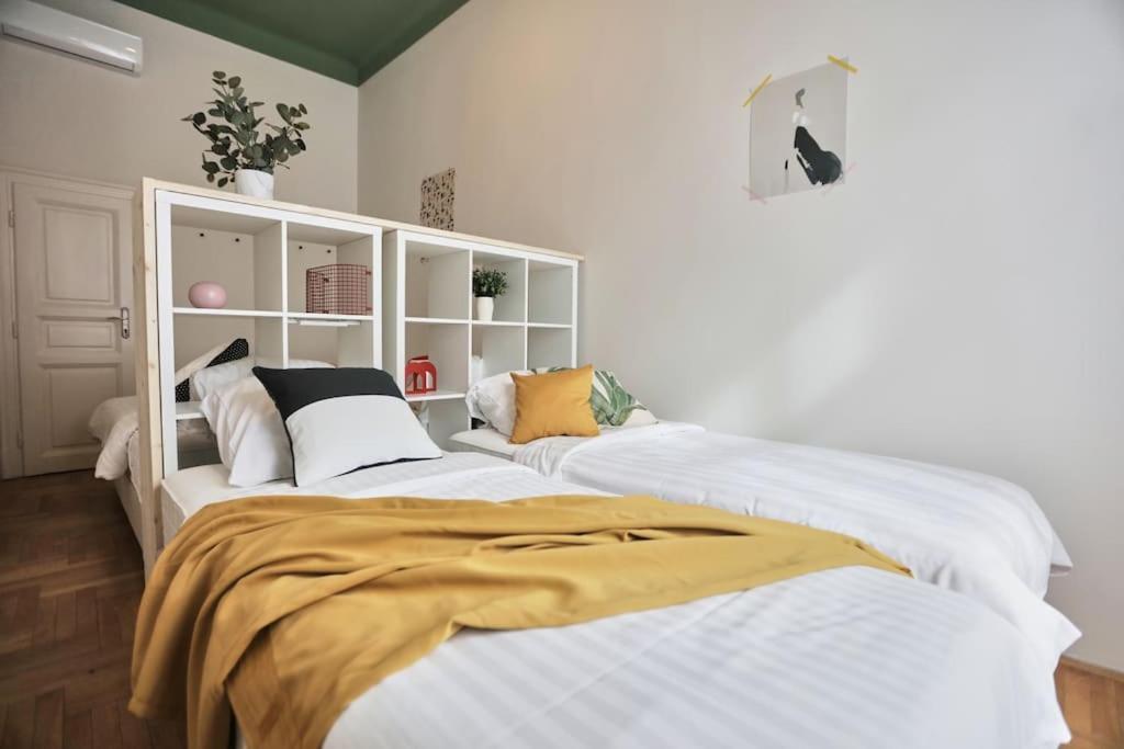 Unwind In Style W Sauna Dsgn 2Br Home Budapeste Exterior foto