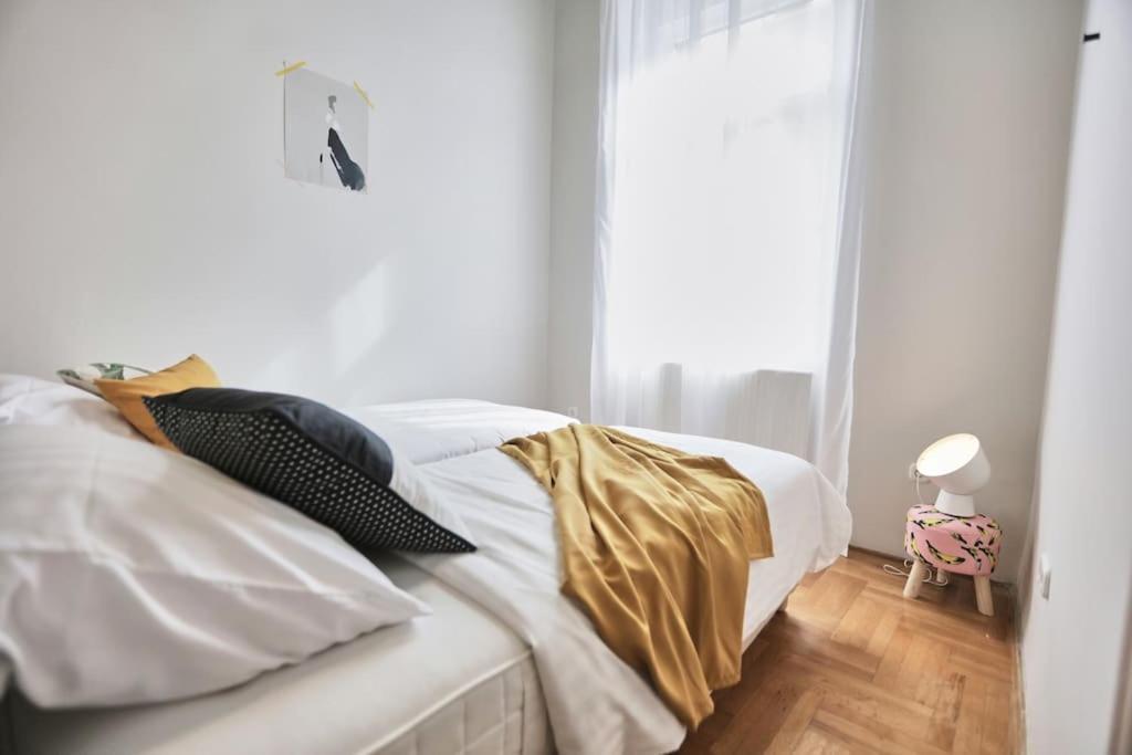 Unwind In Style W Sauna Dsgn 2Br Home Budapeste Exterior foto